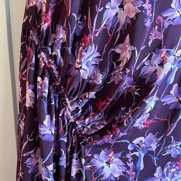 Purple, floral, fun and beautiful! 💜 - Picture 2 of 8